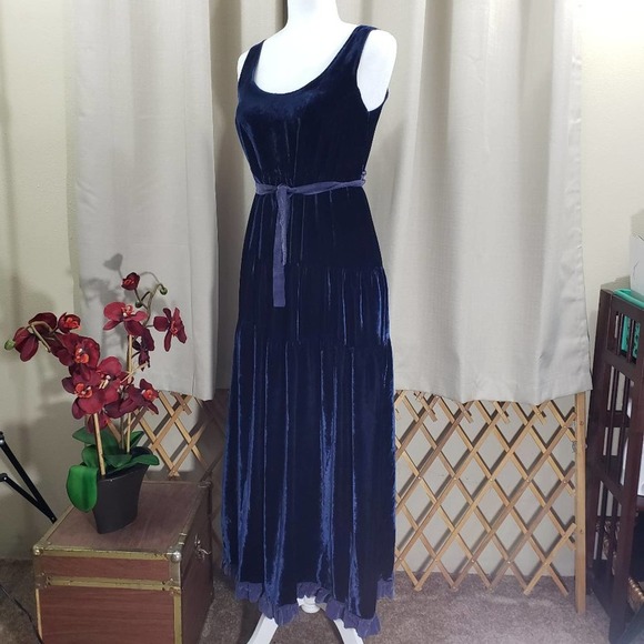 Confluence Dresses & Skirts - *Flaw* CONFLUENCE Navy Blue Velvet Maxi Dress